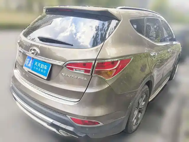 Hyundai Santa Fe 2015 2.4L Automatic 2WD Smart 5-seater — фото 2