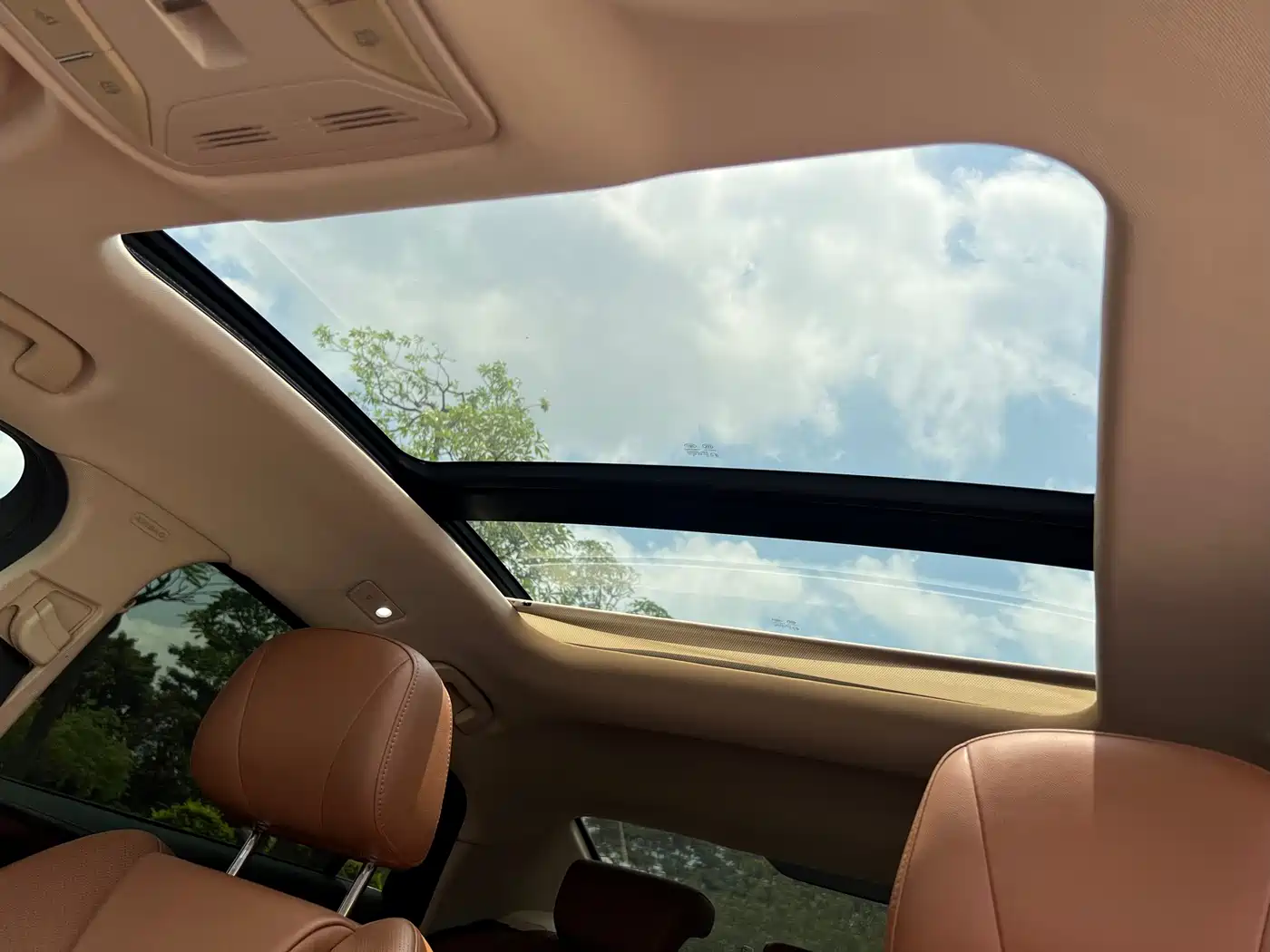 Hongqi H5 2018 Model 30TD Smart Connect Royal 60th Anniversary Edition фото 16