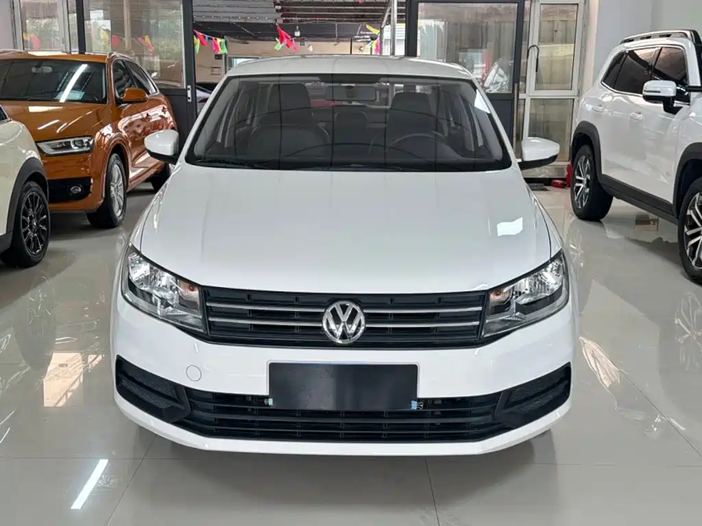VOLKSWAGEN SANTANA