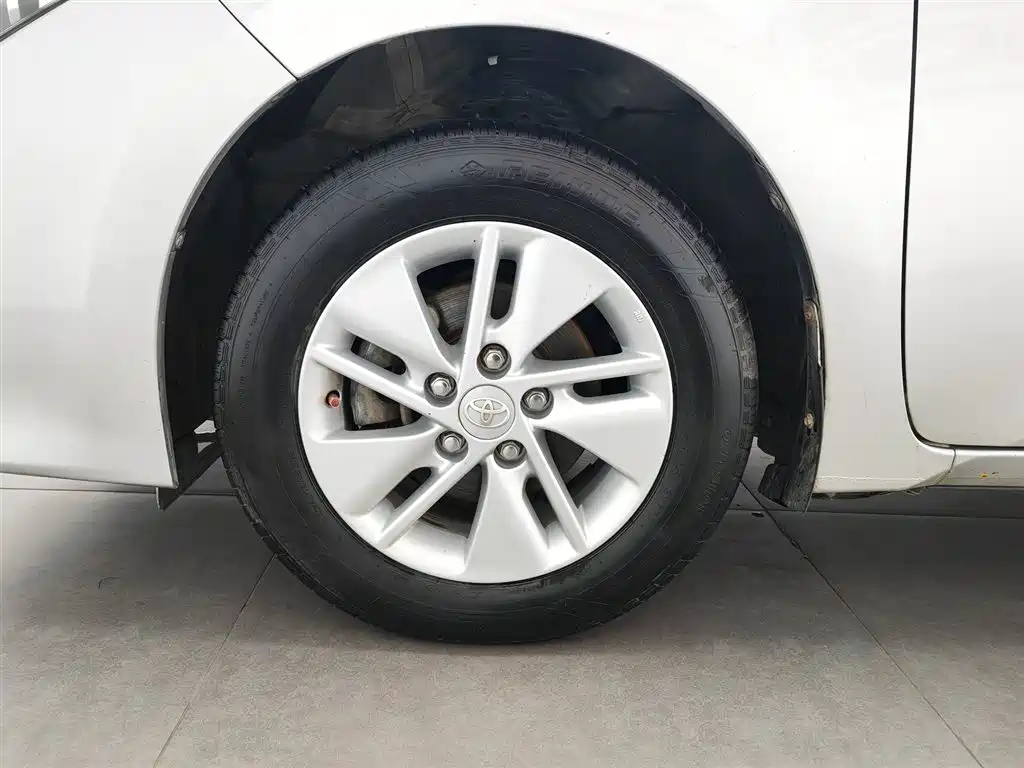 Toyota Corolla 2014 1.6L Manual GL фото 17