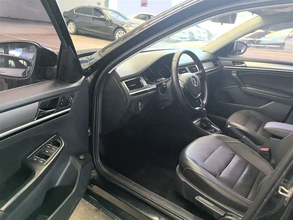 Volkswagen Bora 2018 1.5L Automatic Comfort фото 16