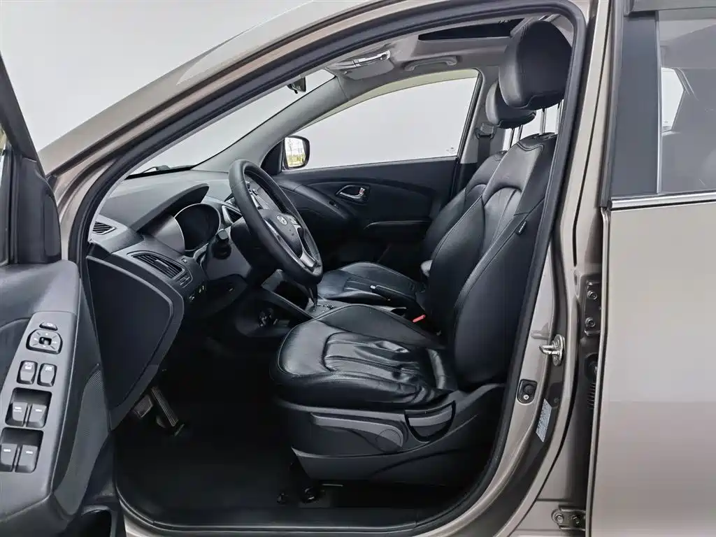 Hyundai Beijing Hyundai ix35 2015 2.0L Automatic 2WD Smart Type China IV фото 10