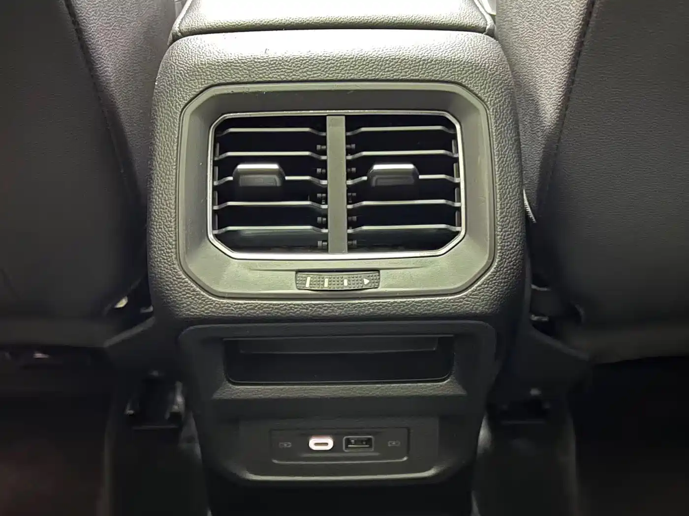 Volkswagen Tiguan L 2023 280TSI 2WD Trend Limited Edition фото 16