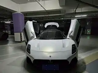 MASERATI MC20
