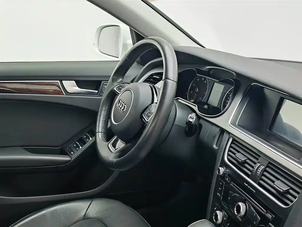 Audi A4L 2016 35 TFSI Collector's Edition S line Comfort фото 22