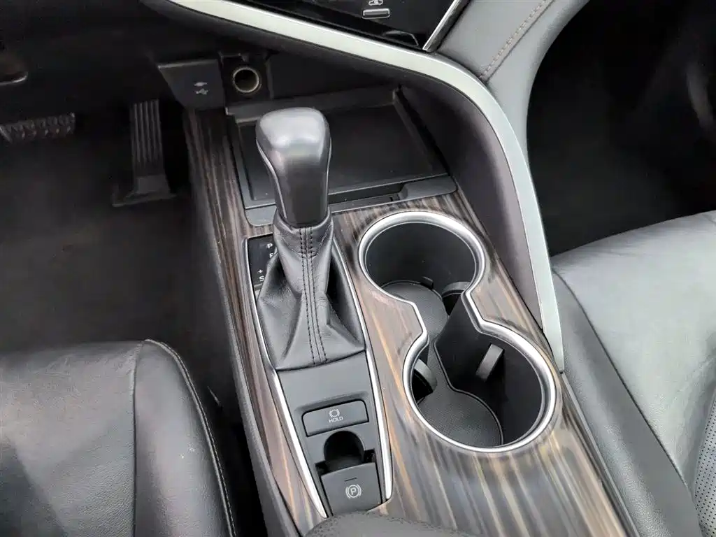 Toyota Camry 2018 2.0G Luxury Edition фото 13