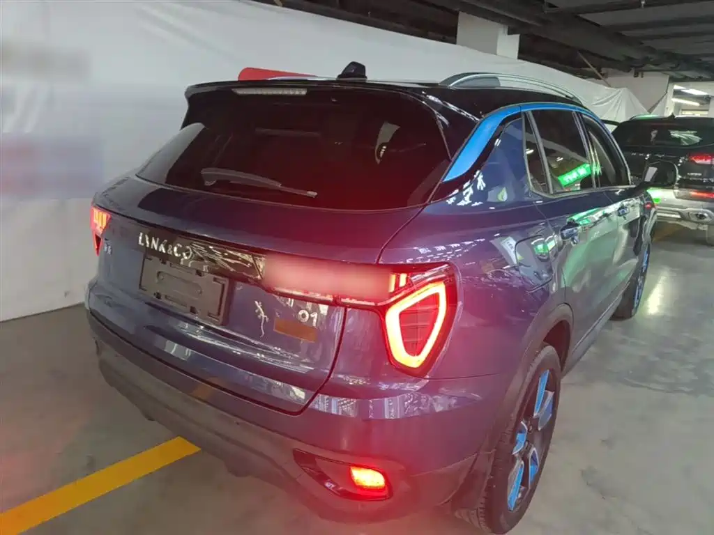Lynk & Co 01 2017 2.0T 2WD Pro Shine Edition фото 7