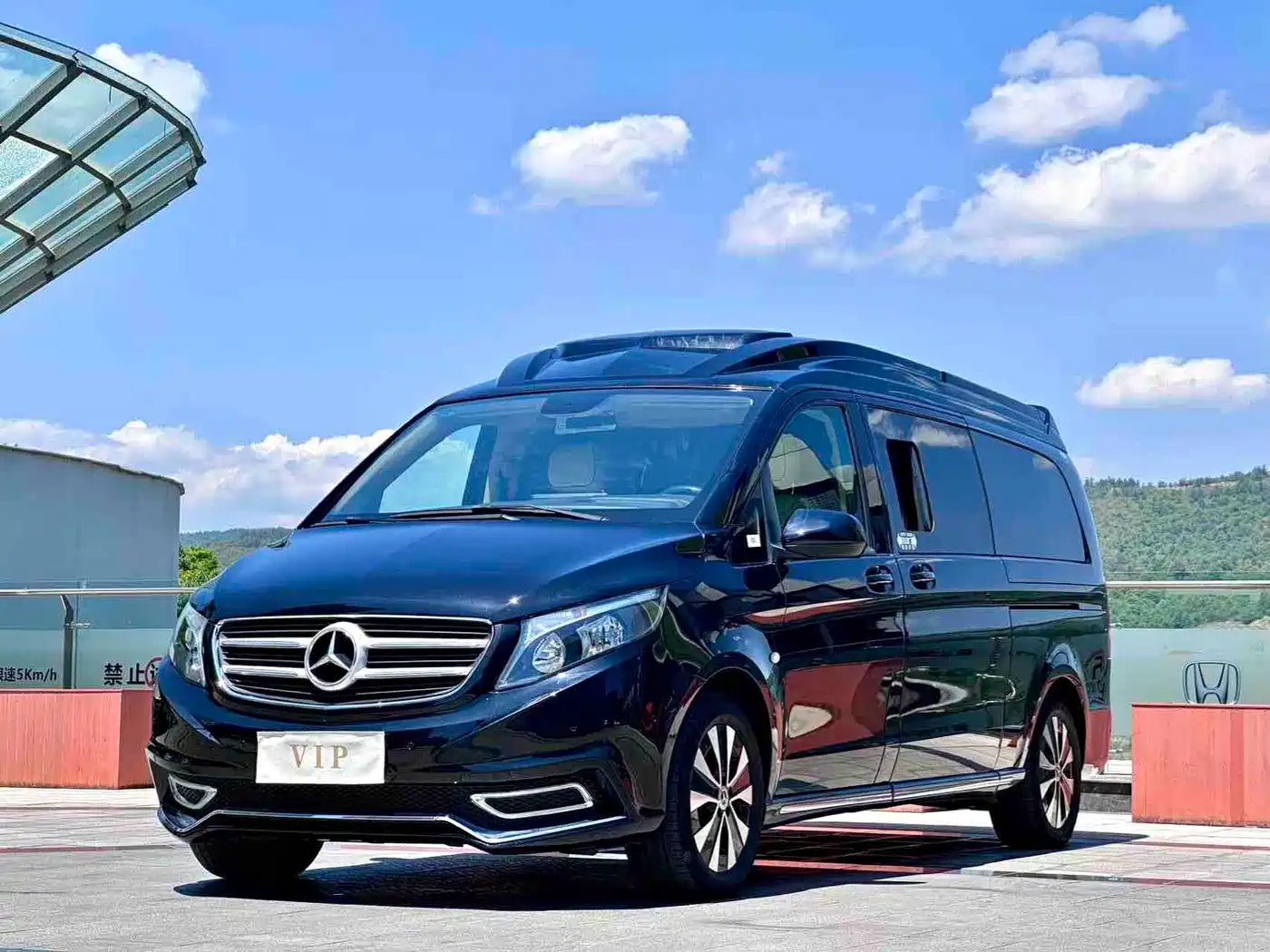 Mercedes-Benz Vito 2023 2.0T Business 7-Seater