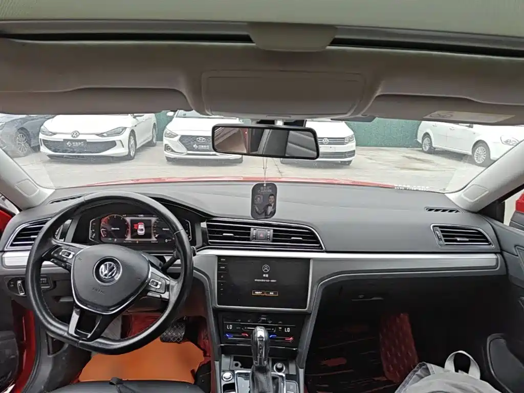 VOLKSWAGEN LINGDU