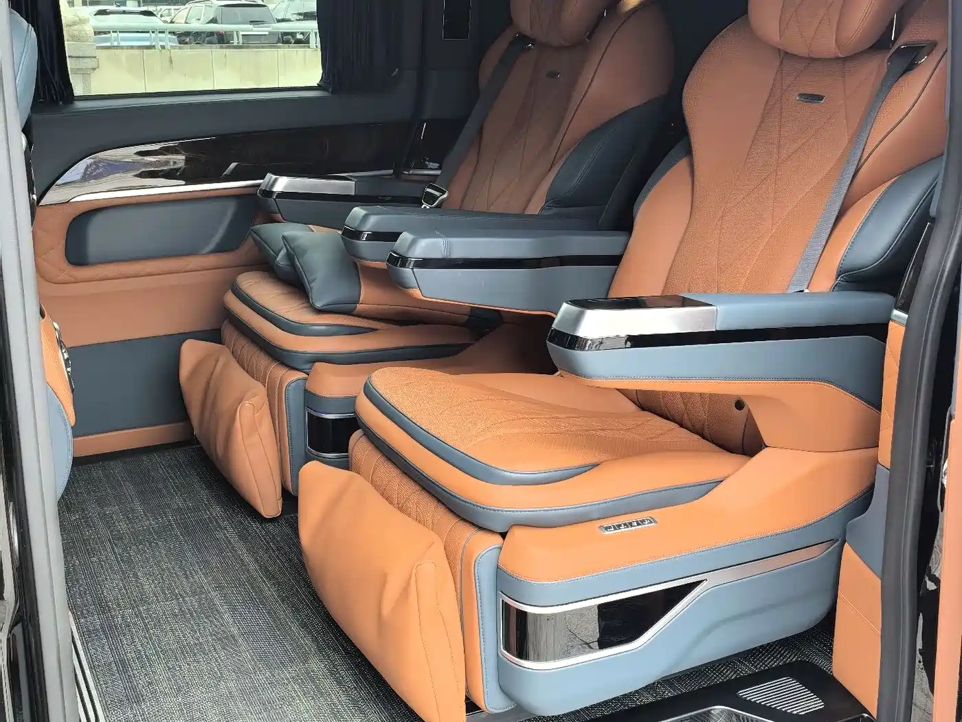 Mercedes-Benz V-Class 2022 V 260 L Long Wheelbase Prestige Edition фото 12