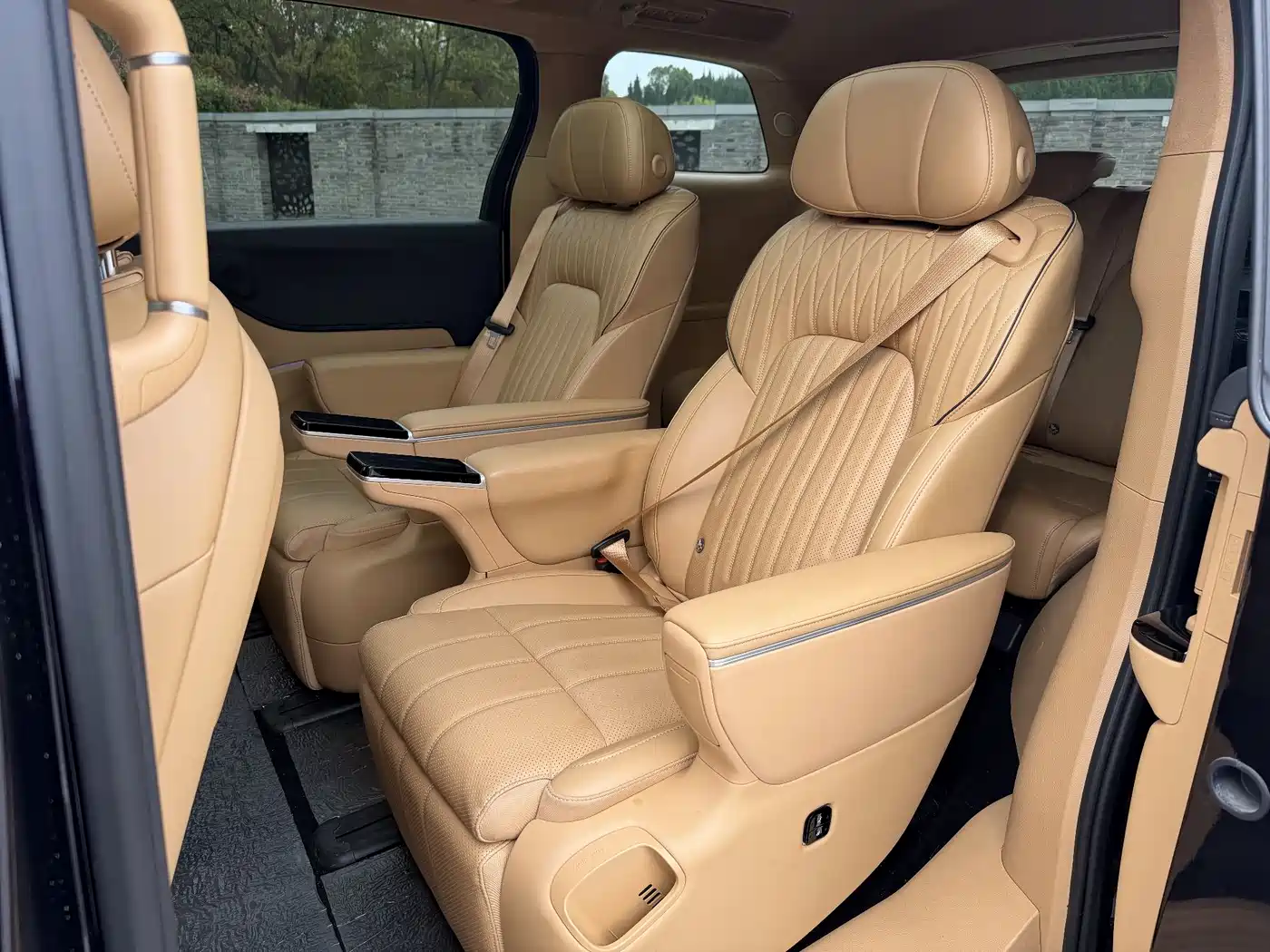 Voyah Auto Voyah Dreamer 2025 PHEV AWD Flagship Kunpeng Edition фото 14