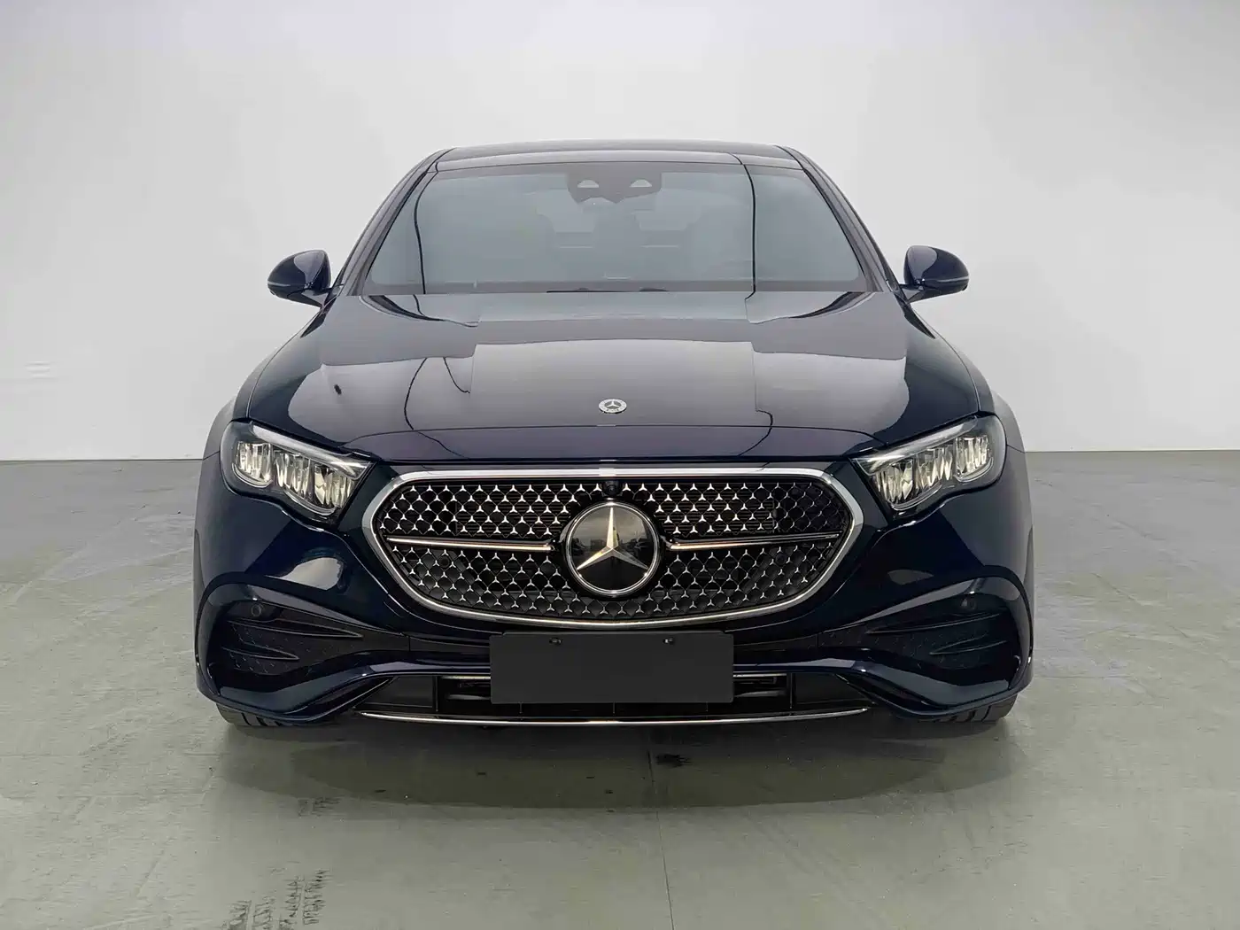 Mercedes-Benz E-Class 2025 E 300 L Luxury Sport фото 2