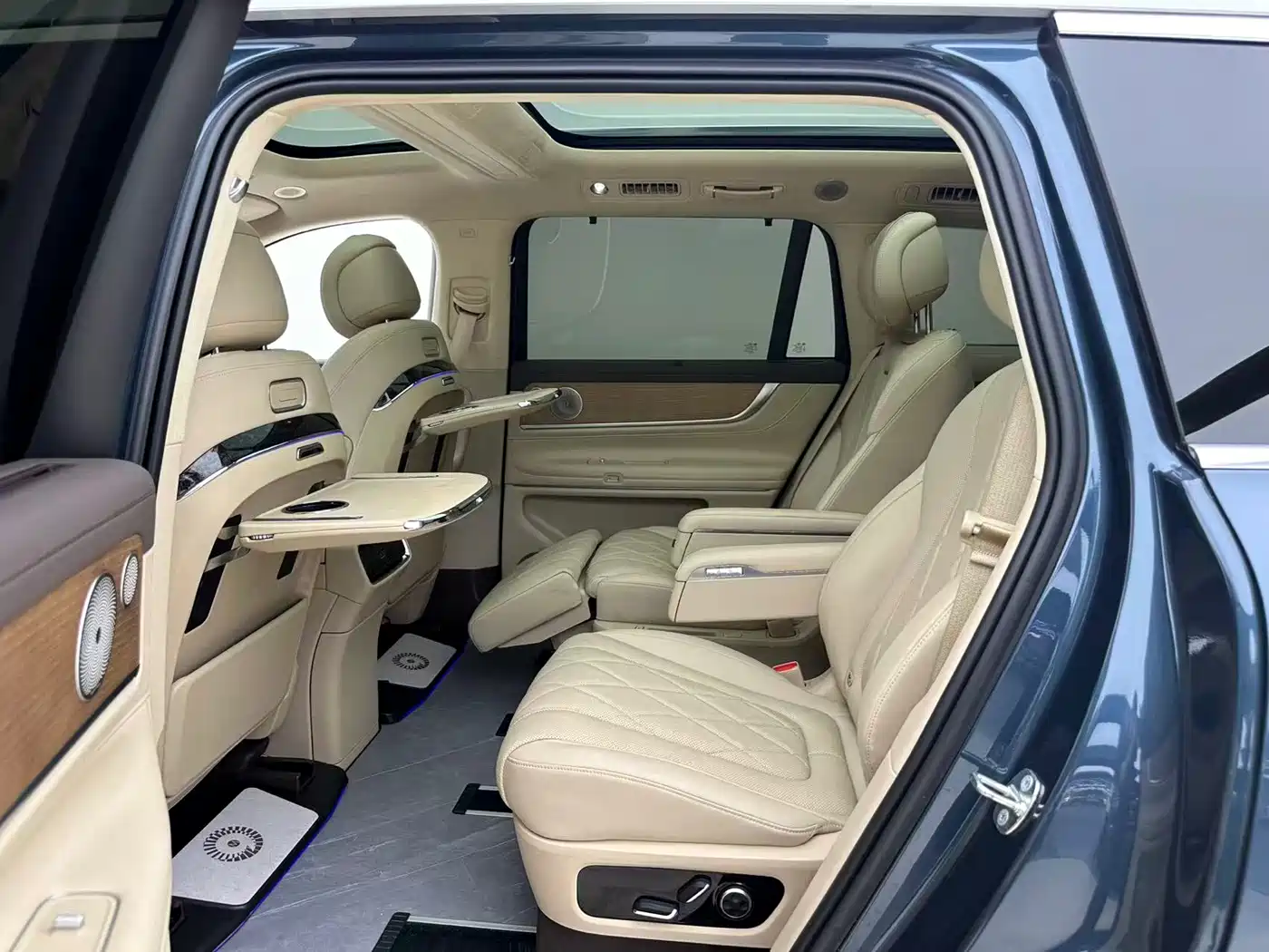 AITO Wenjie AITO M9 2024 Range Extender Ultra 52kWh 6-seater фото 8