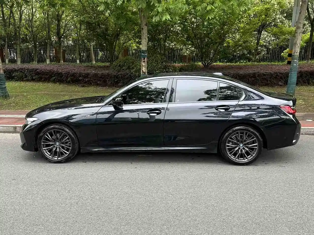 BMW 3 Series 2023 325Li M Sport Black Night Package фото 11