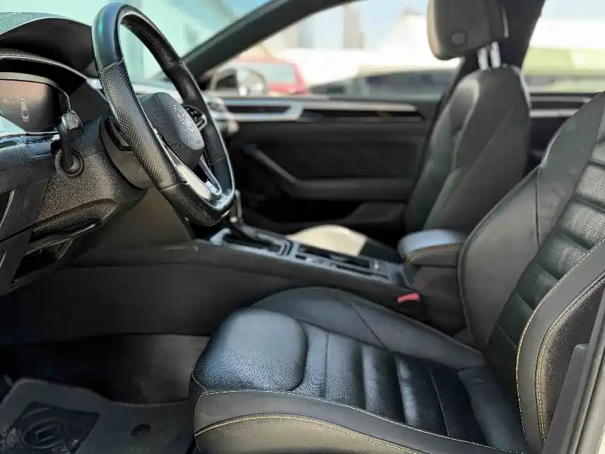 Volkswagen FAW-Volkswagen CC 2021 380TSI Eye-catching Edition 30th Anniversary фото 4