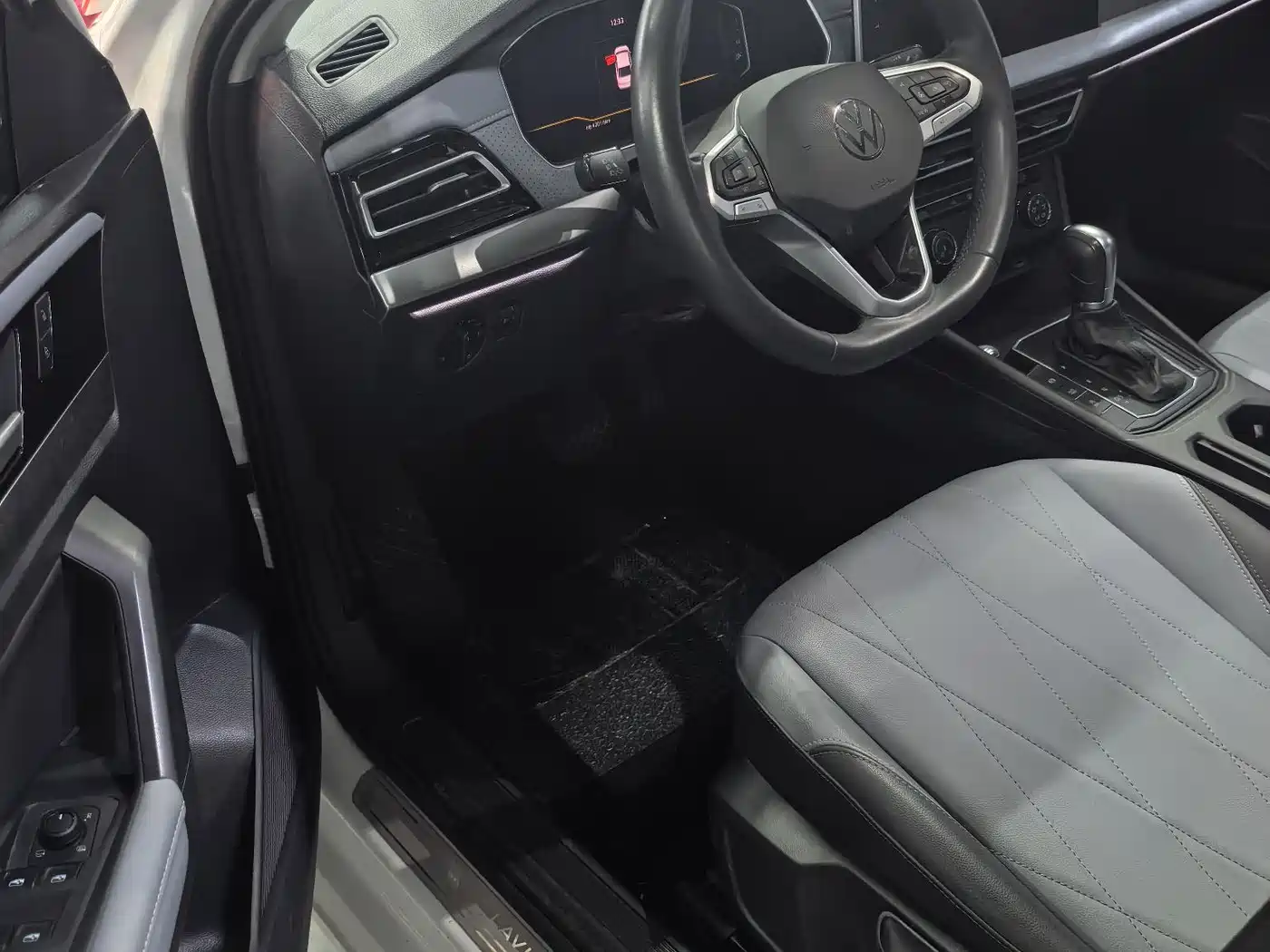 Volkswagen Lavida 2024 Model 300TSI DSG Starlight Full Comfort Edition фото 5