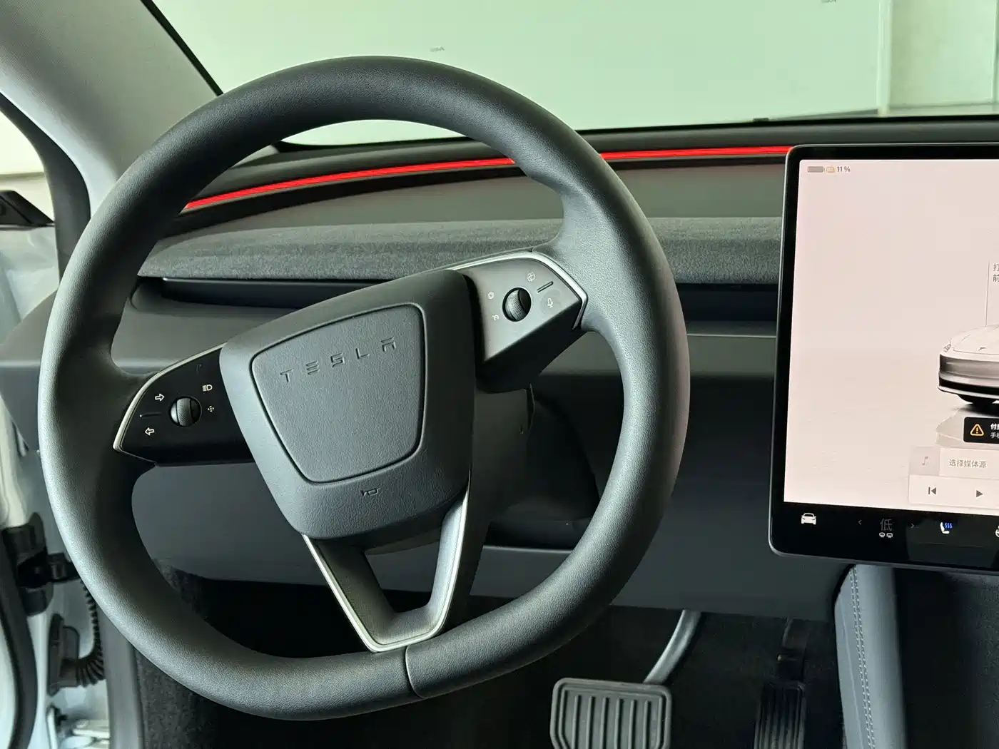 Фото 10 - Tesla Model 3