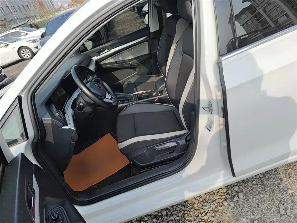 Volkswagen Golf 2021 200TSI DSG Pro фото 14