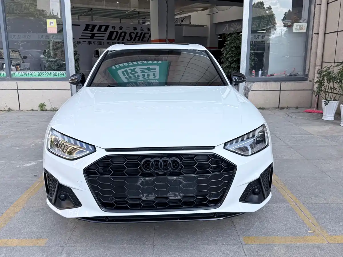 Audi A4L 2022 40 TFSI Luxury Dynamic фото 2