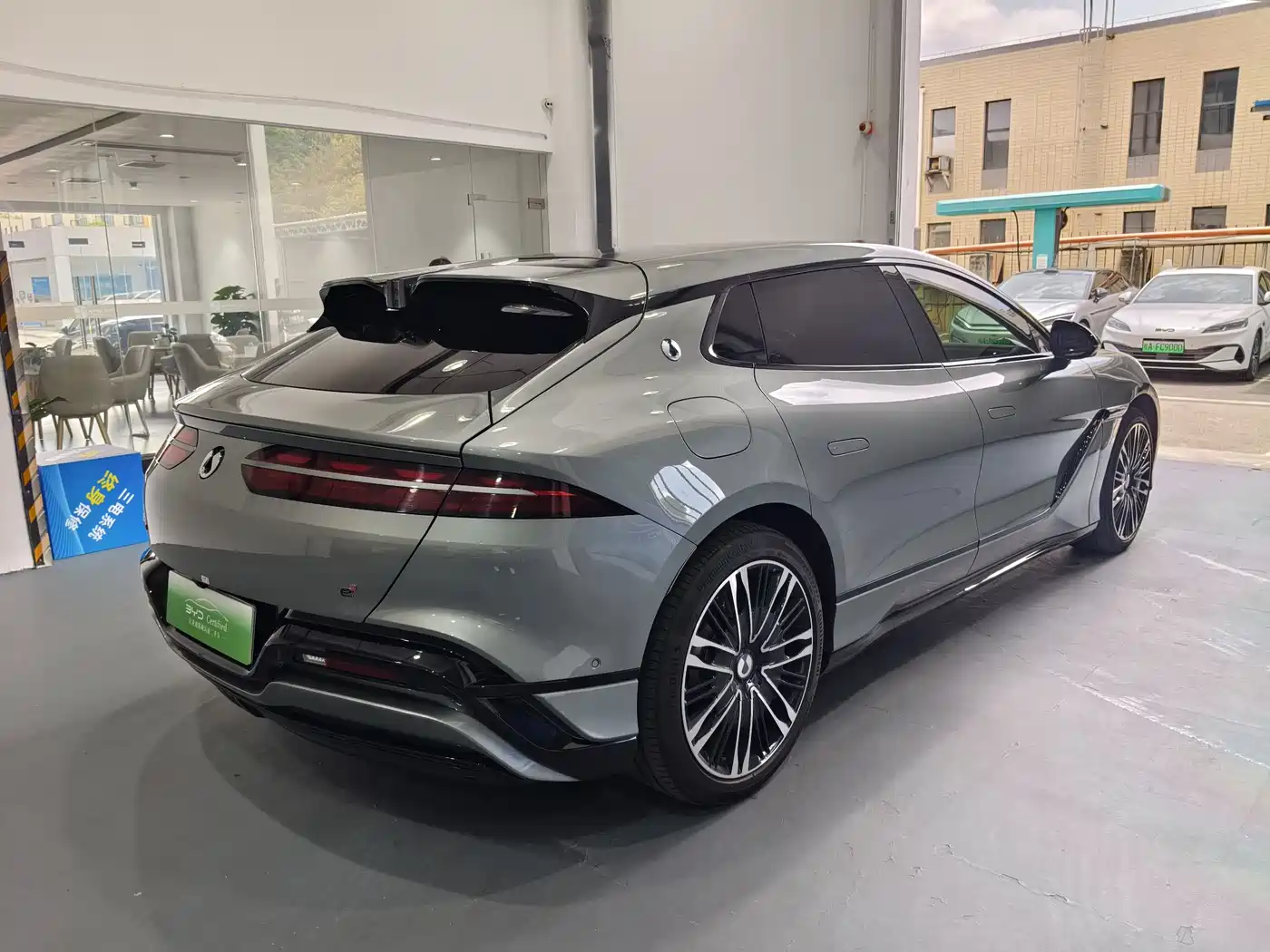 Denza Z9GT 2024 1100 AWD Ultra Edition фото 6