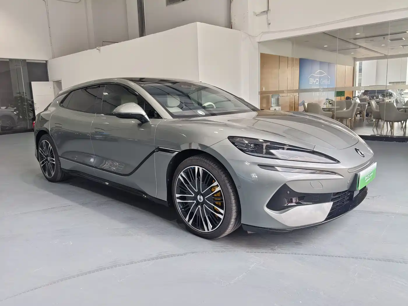 Denza Z9GT 2024 1100 AWD Ultra Edition фото 7