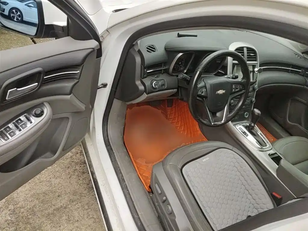 Chevrolet Malibu 2014 2.0L Automatic Luxury фото 16