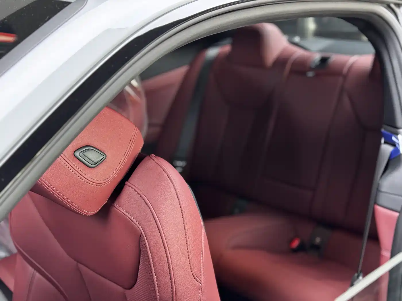 BMW 4 Series 2024 430i M Sport Shadow Edition фото 10