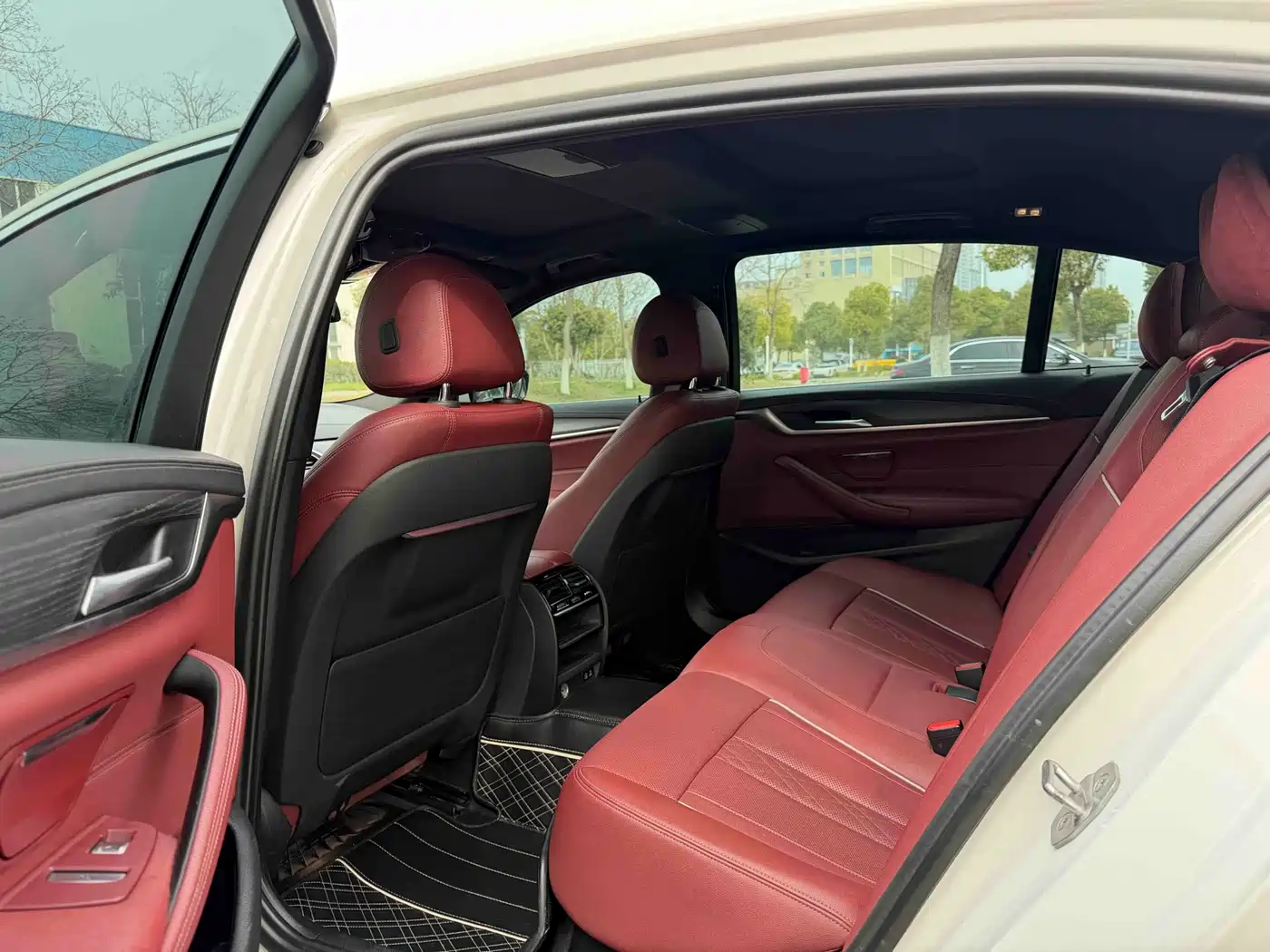 BMW 5 Series 2021 530Li Leading M Sport Package фото 11