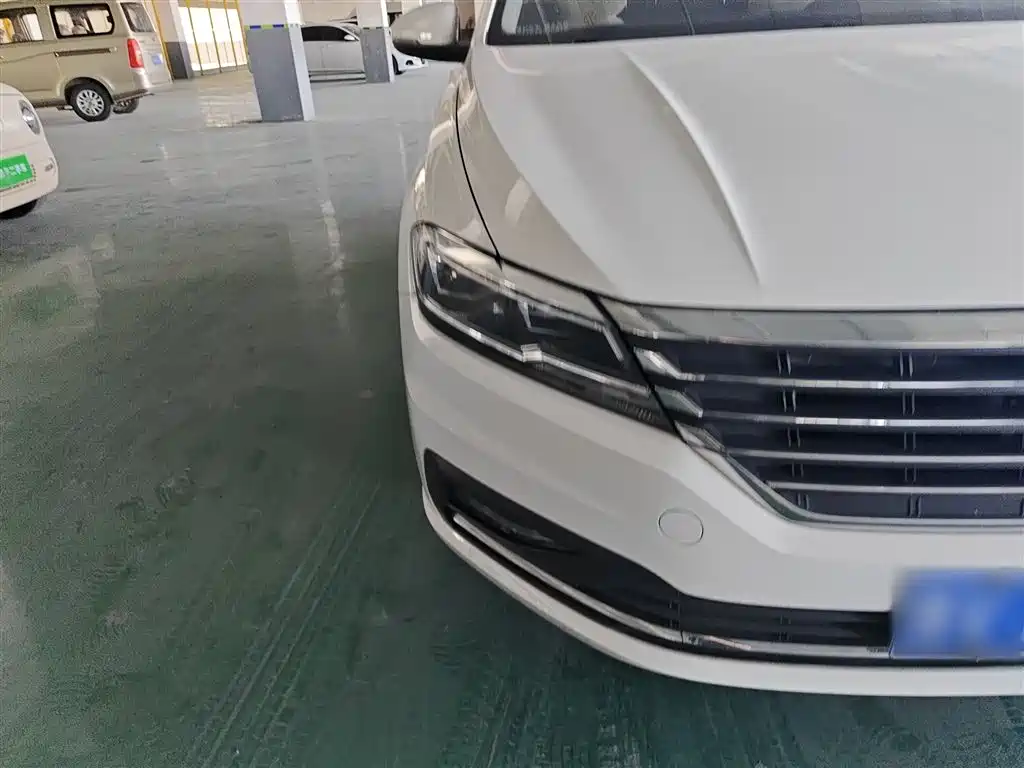 Volkswagen Lavida 2021 1.5L Auto Comfort Edition фото 23