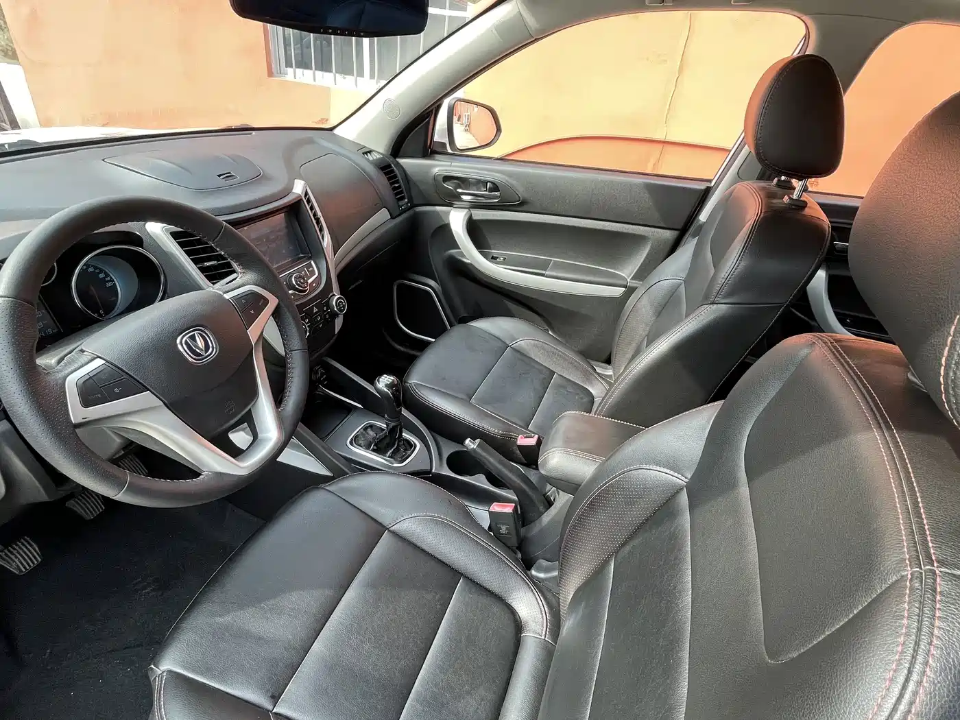 Фото 6 - Changan CS35