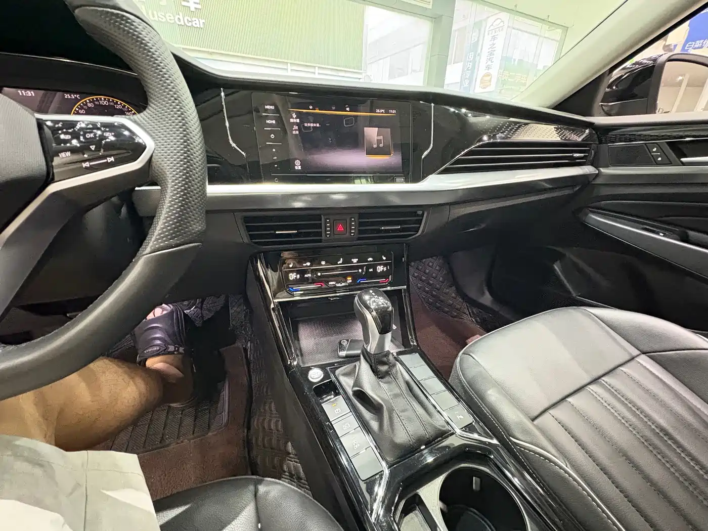 Volkswagen Passat 2023 330TSI Starlight Elite Edition фото 11
