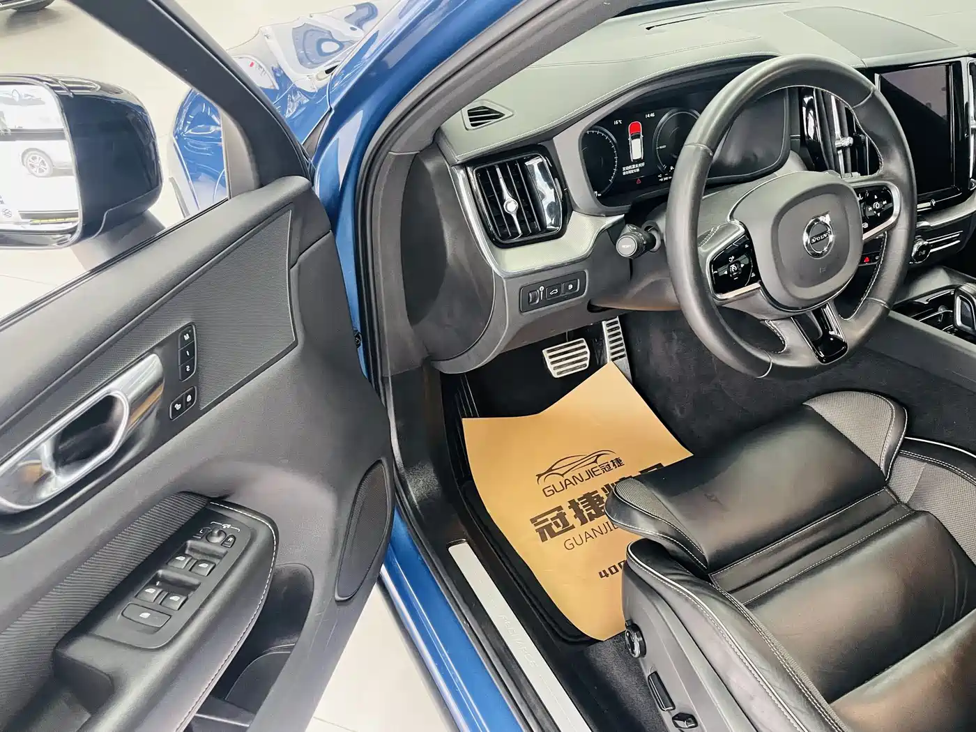 VOLVO XC60 PLUG IN HYBRID