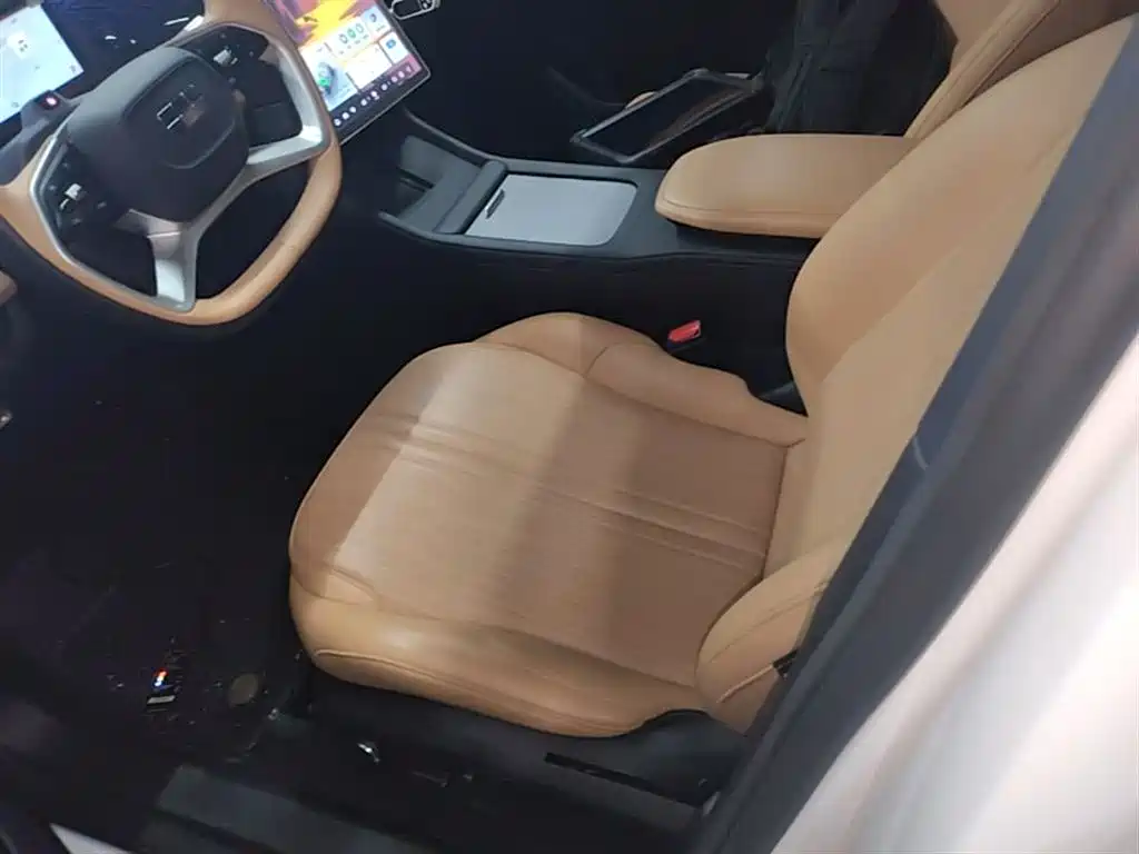 Geely Galaxy Galaxy L7 2023 1.5T 115km Starship фото 15