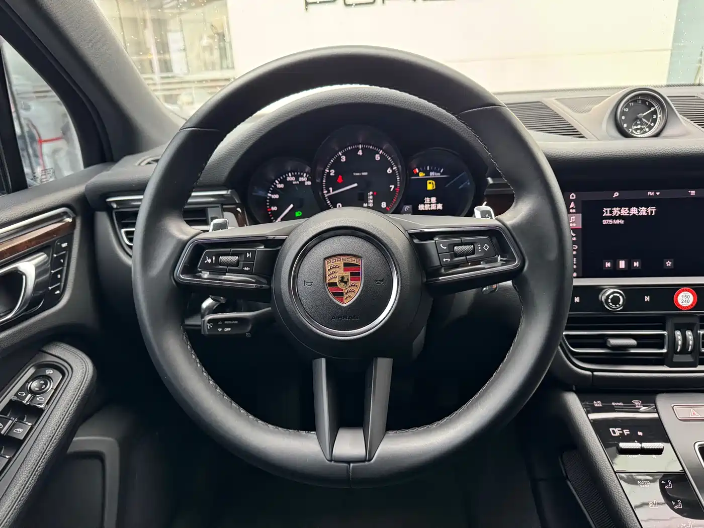 Porsche Macan 2023 Macan 2.0T фото 9