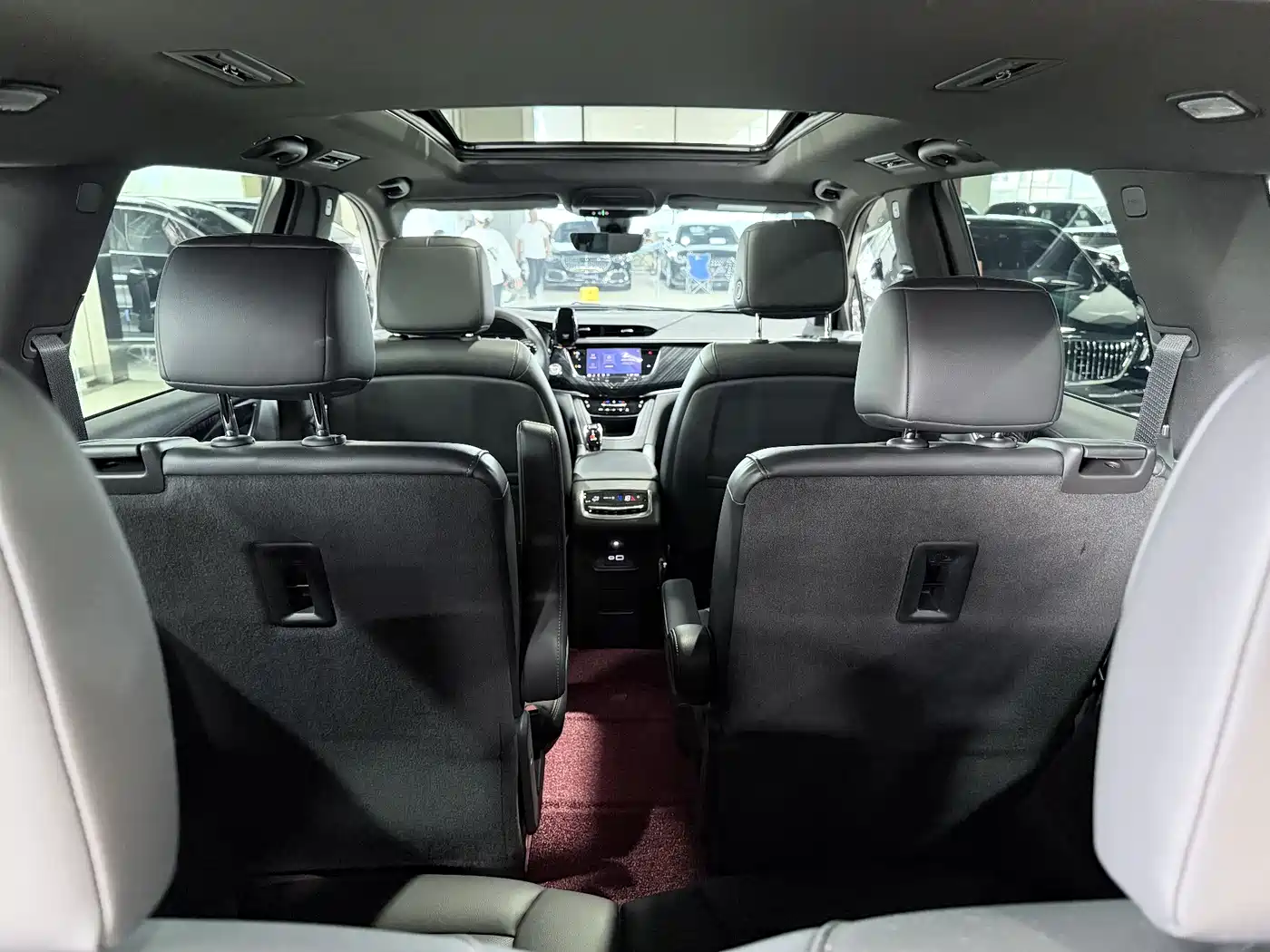 CADILLAC XT6