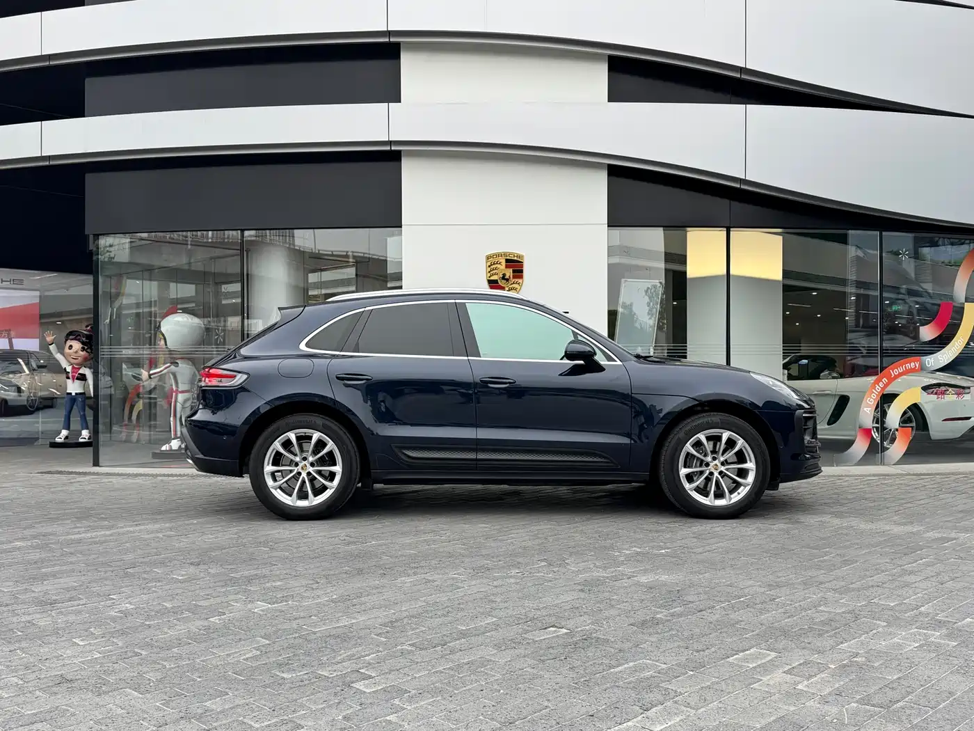 Porsche Macan 2023 Macan 2.0T фото 4