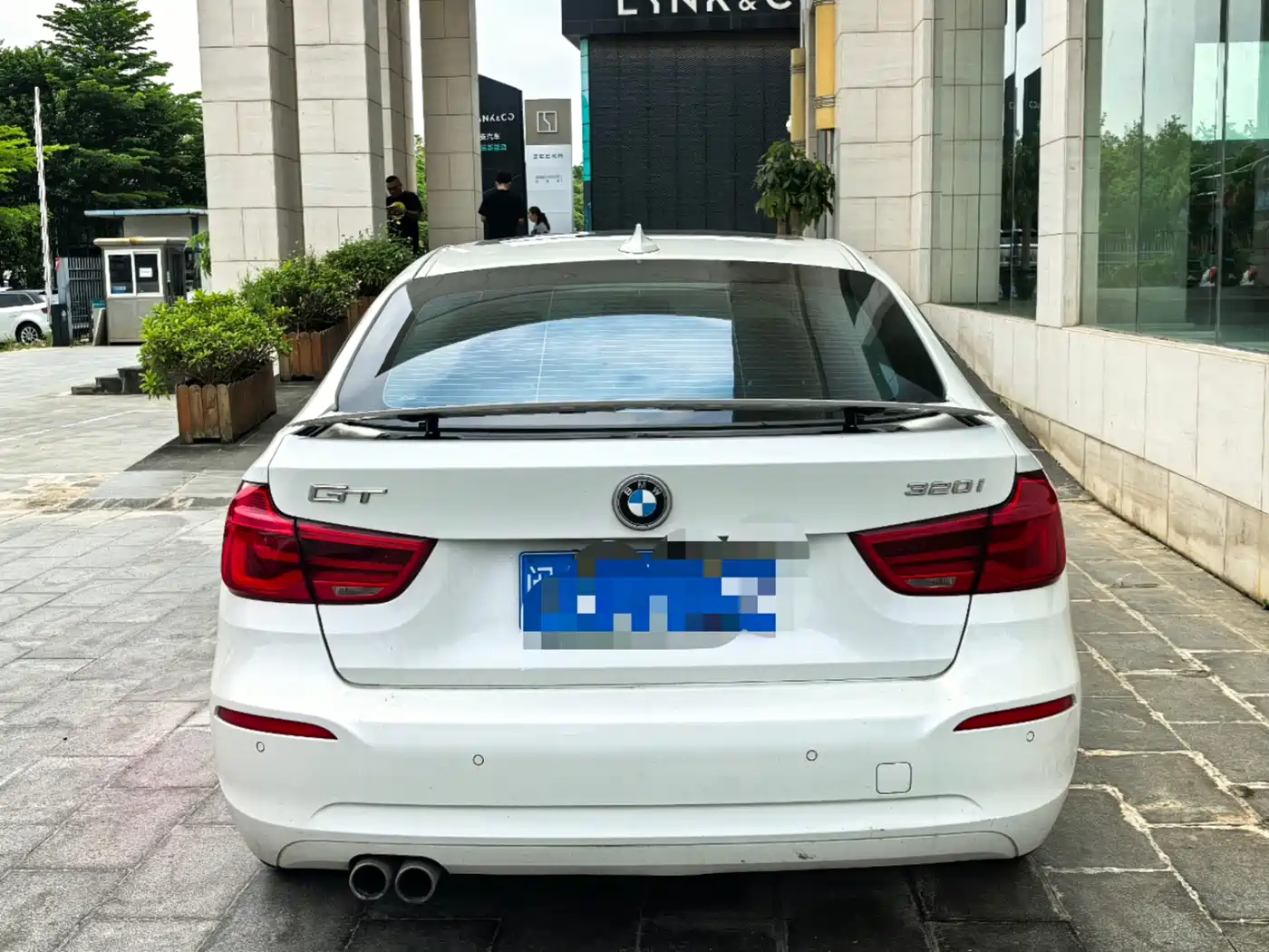 BMW 3 Series GT 2018 320i Fashion фото 3