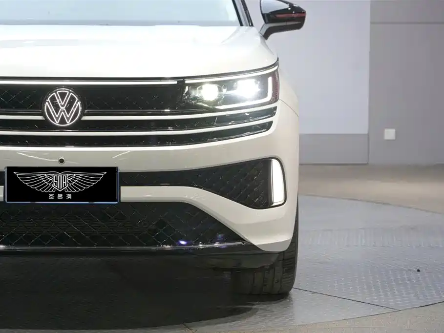 Volkswagen Talagon 2023 380TSI 4WD R-Line Celebration Edition фото 4