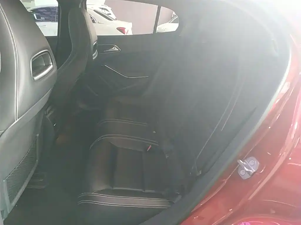 Mercedes-Benz GLA 2019 GLA 200 Dynamic фото 17