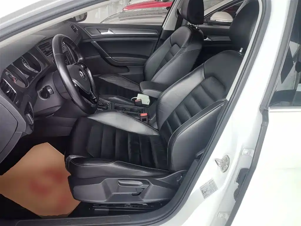 Volkswagen Golf 2016 230TSI Automatic Luxury фото 15