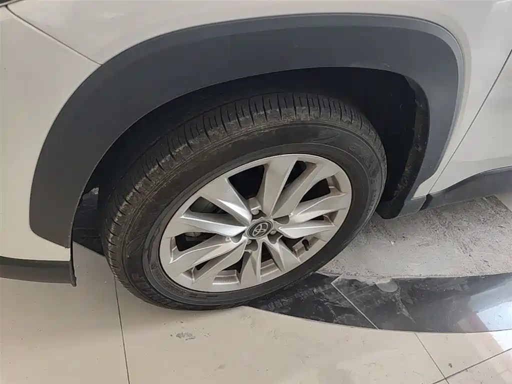 Toyota Corolla Cross 2024 Model 2.0L Pioneer Edition фото 23
