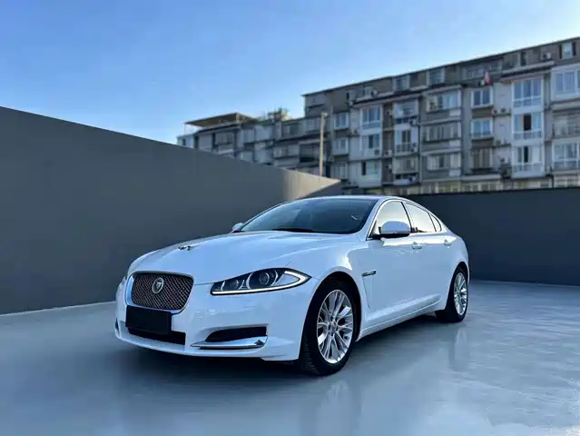  Jaguar Jaguar XF 2015 XF 2.0T Luxury Edition