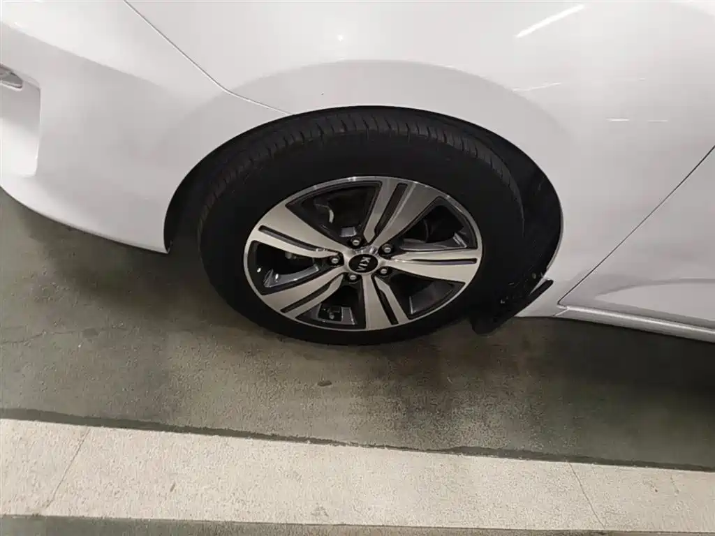 Kia Kaishen 2017 1.8L Automatic GLS фото 23