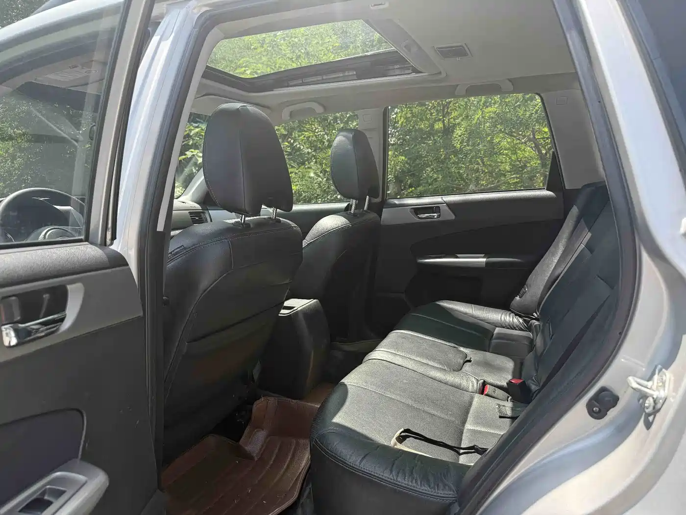 Subaru Forester 2010 2.0XS Automatic Luxury Edition фото 9