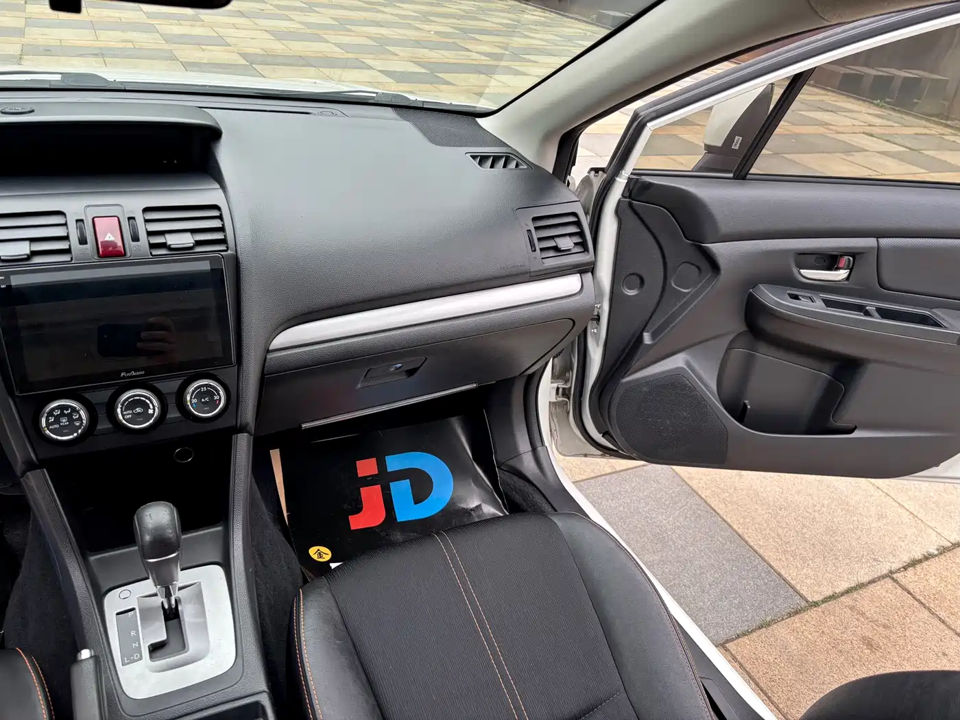 Subaru XV 2014 2.0i Comfort фото 23
