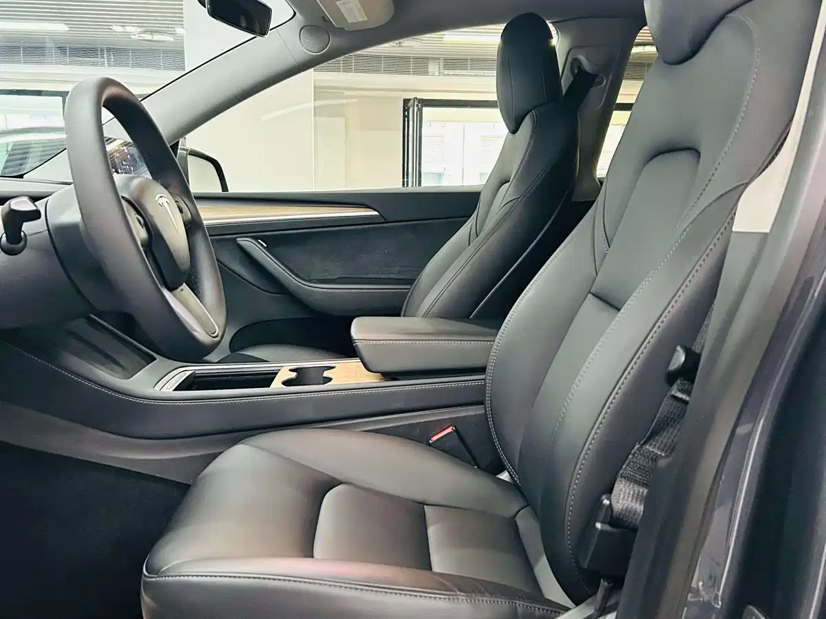 Фото 4 - Tesla Model Y
