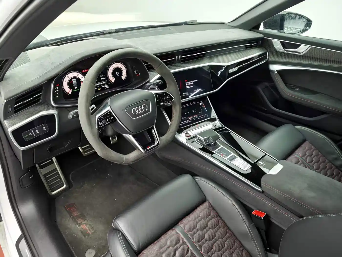 Audi RS 6 2025 2025 RS 6 Avant GT