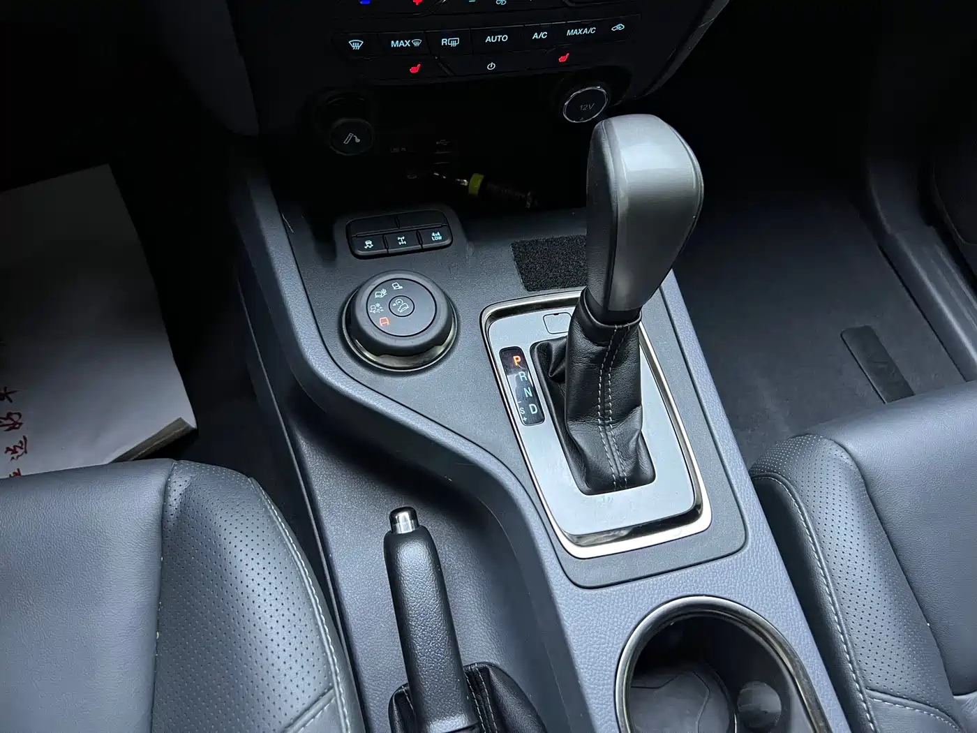 Ford Everest 2016 2.0T Gasoline Automatic 4WD Luxury Edition фото 7