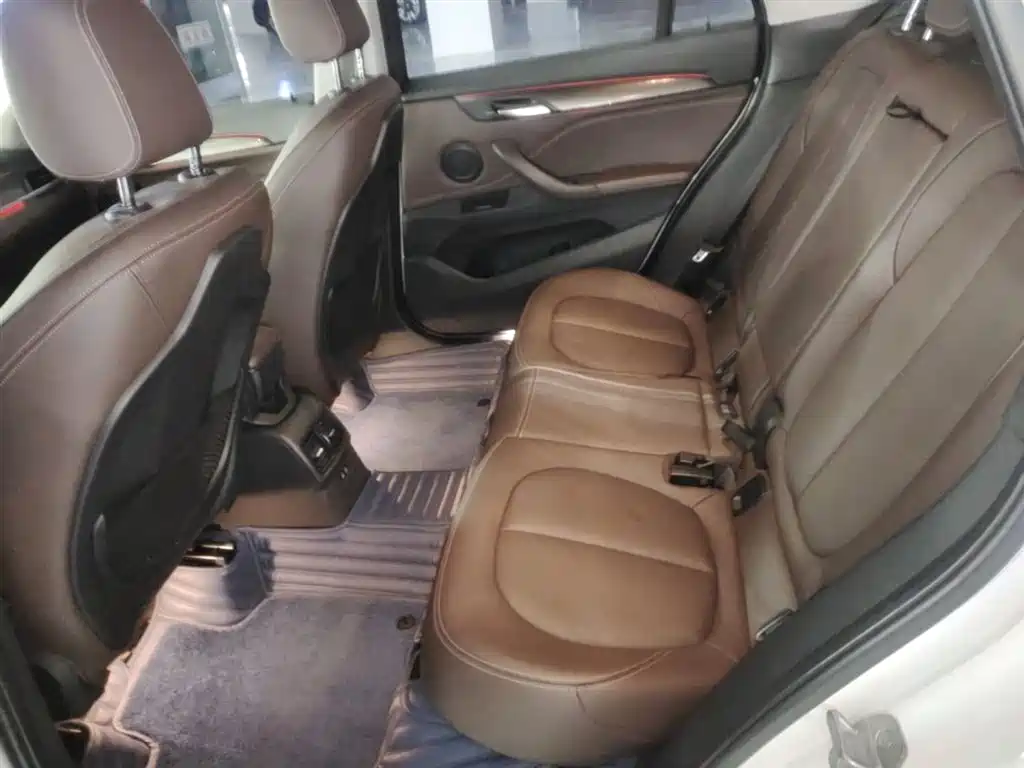 BMW X1 2019 sDrive18Li Premium Model фото 24