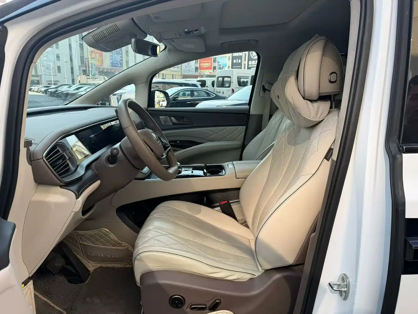 Denza D9 2022 DM-i 970 AWD Flagship фото 7